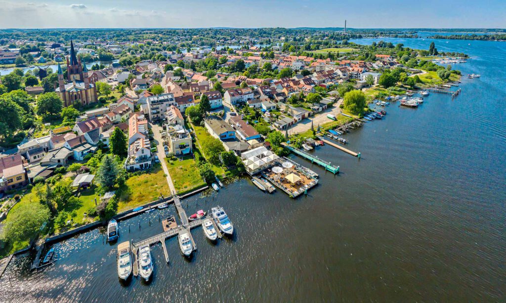 Luftpanorama der Stadt Werder Havel